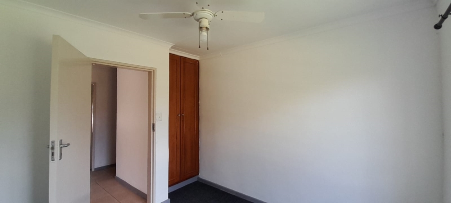 To Let 3 Bedroom Property for Rent in Flimieda North West